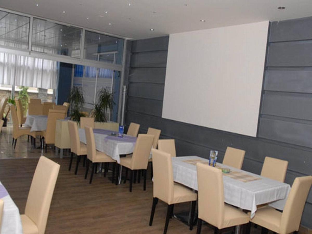 Hotel Novak Зворник Экстерьер фото