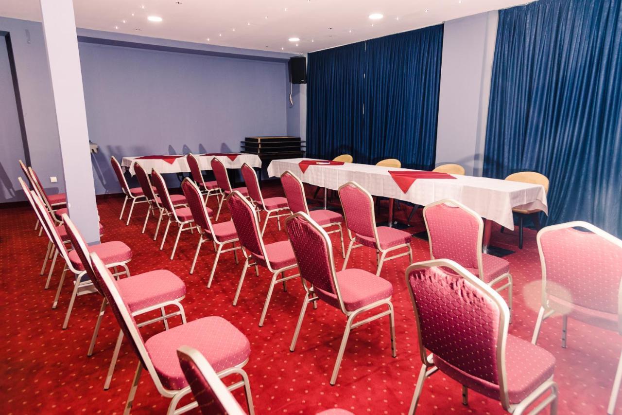 Hotel Novak Зворник Экстерьер фото