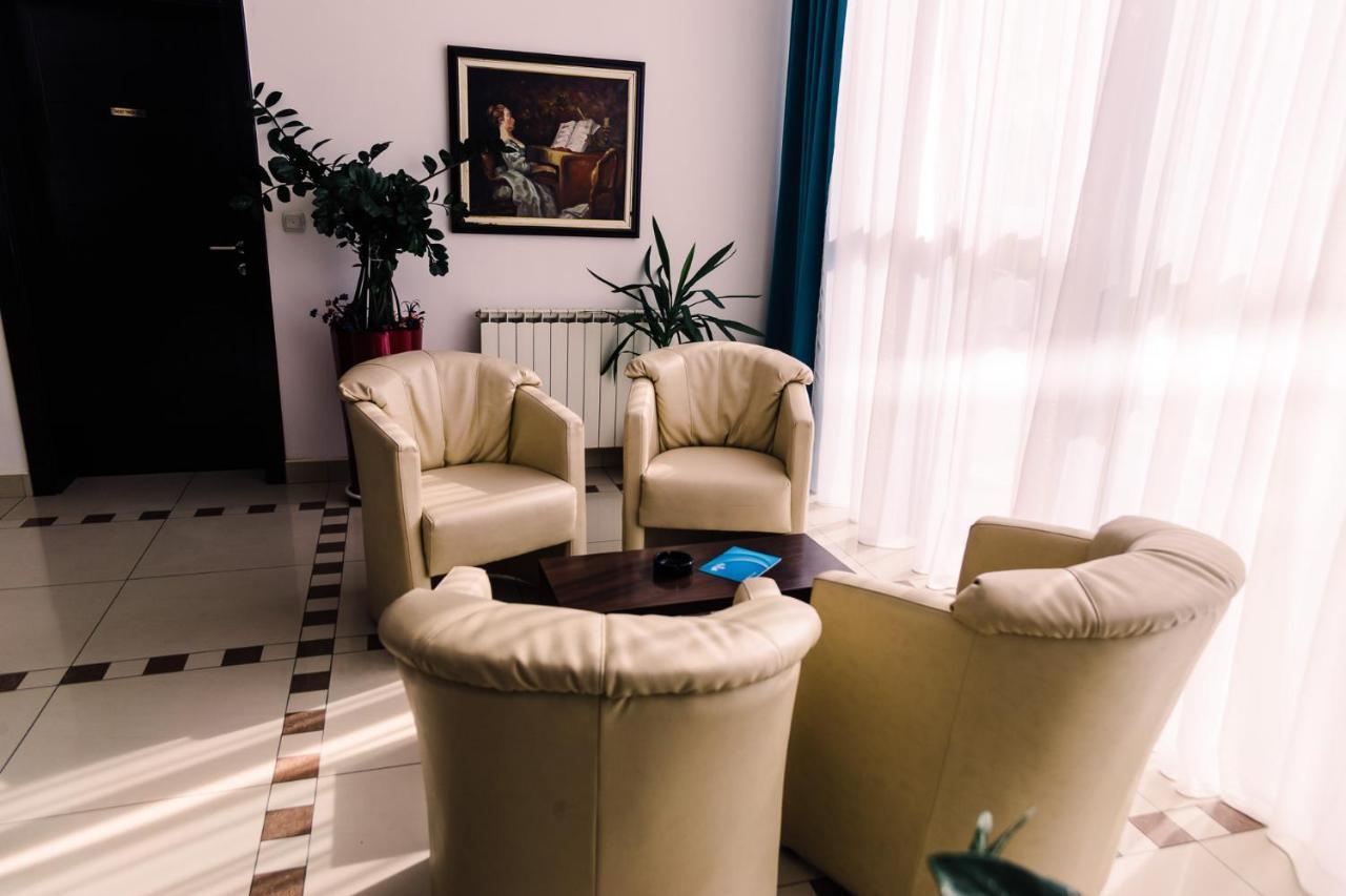 Hotel Novak Зворник Экстерьер фото
